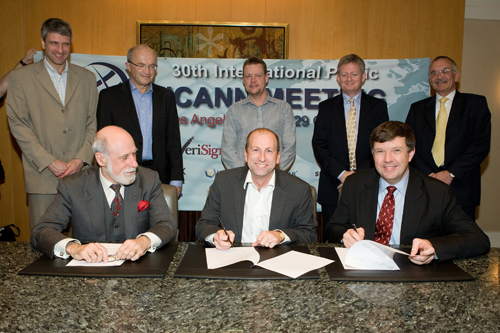 Signing the papers: .se registry and ICANN